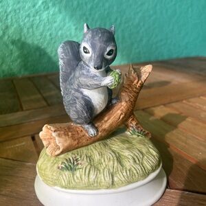 Gorham ceramic Squirrel music box made in japan 5.5”  Music Box 1971